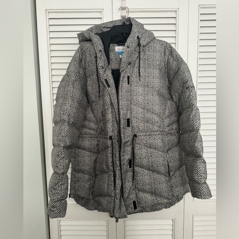 Columbia Women’s Icy Heights Down Hooded Jacket Chevron Black and White Sz: XL